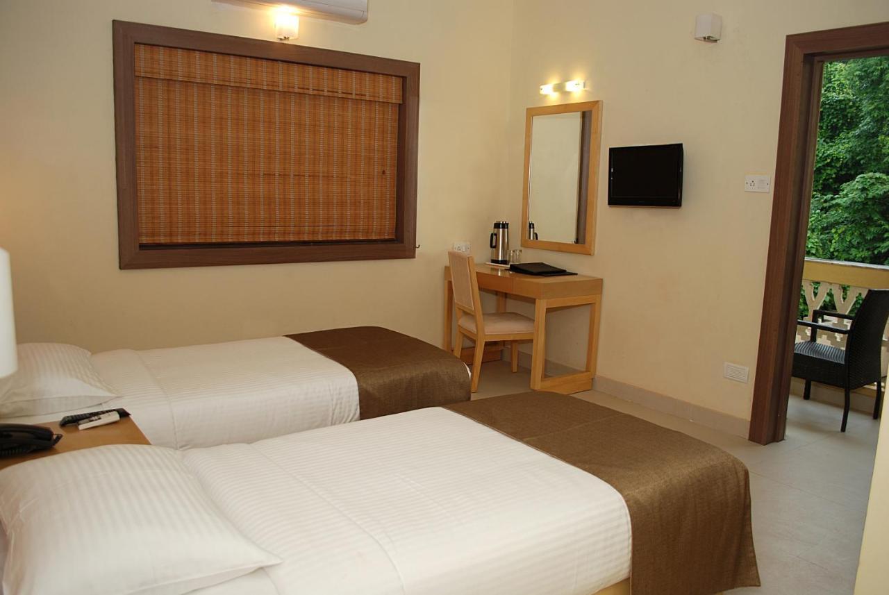 Sandalwood Hotel & Suites Santa Cruz Bagian luar foto