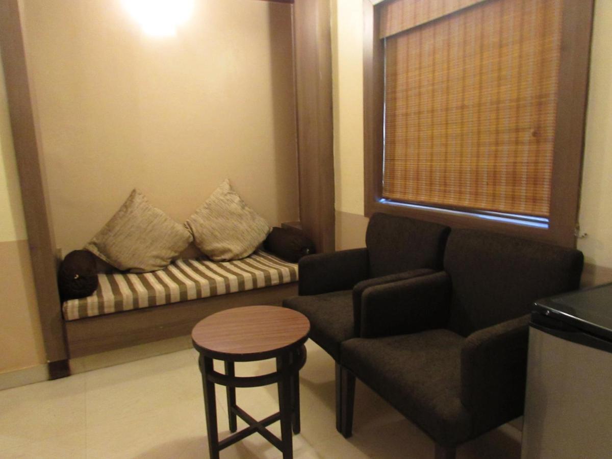 Sandalwood Hotel & Suites Santa Cruz Bagian luar foto