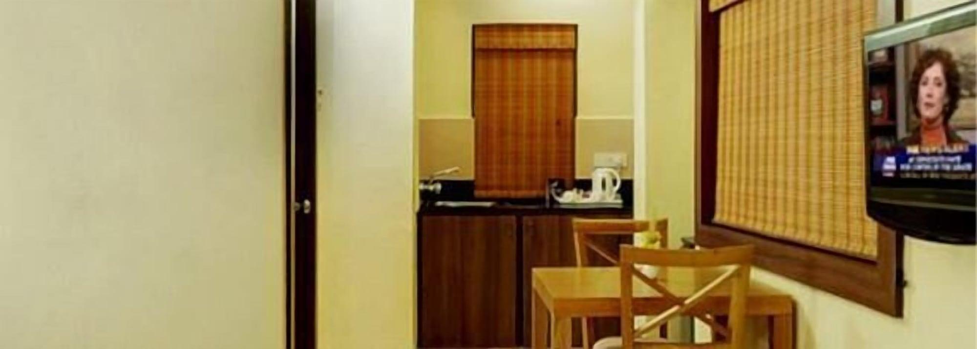 Sandalwood Hotel & Suites Santa Cruz Bagian luar foto