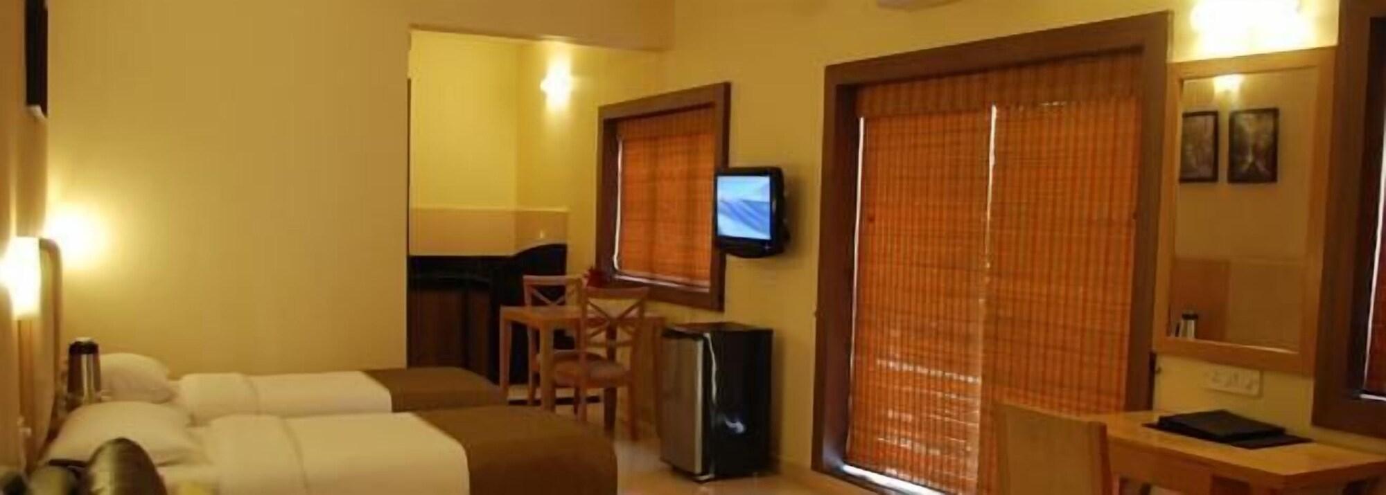 Sandalwood Hotel & Suites Santa Cruz Bagian luar foto