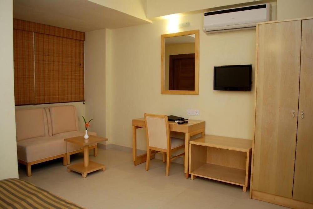 Sandalwood Hotel & Suites Santa Cruz Bagian luar foto