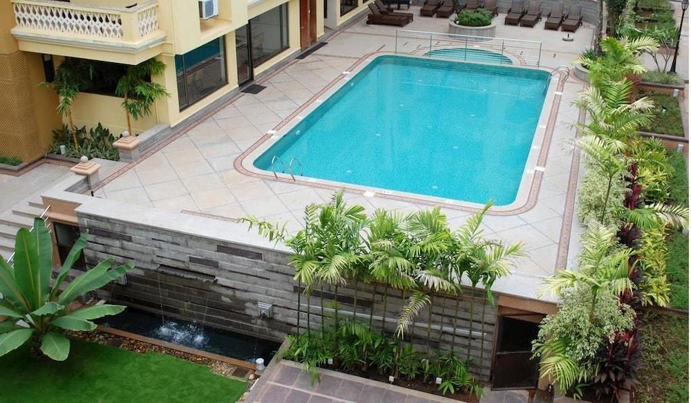 Sandalwood Hotel & Suites Santa Cruz Bagian luar foto