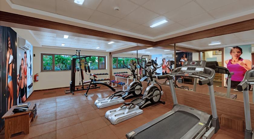 Sandalwood Hotel & Suites Santa Cruz Bagian luar foto
