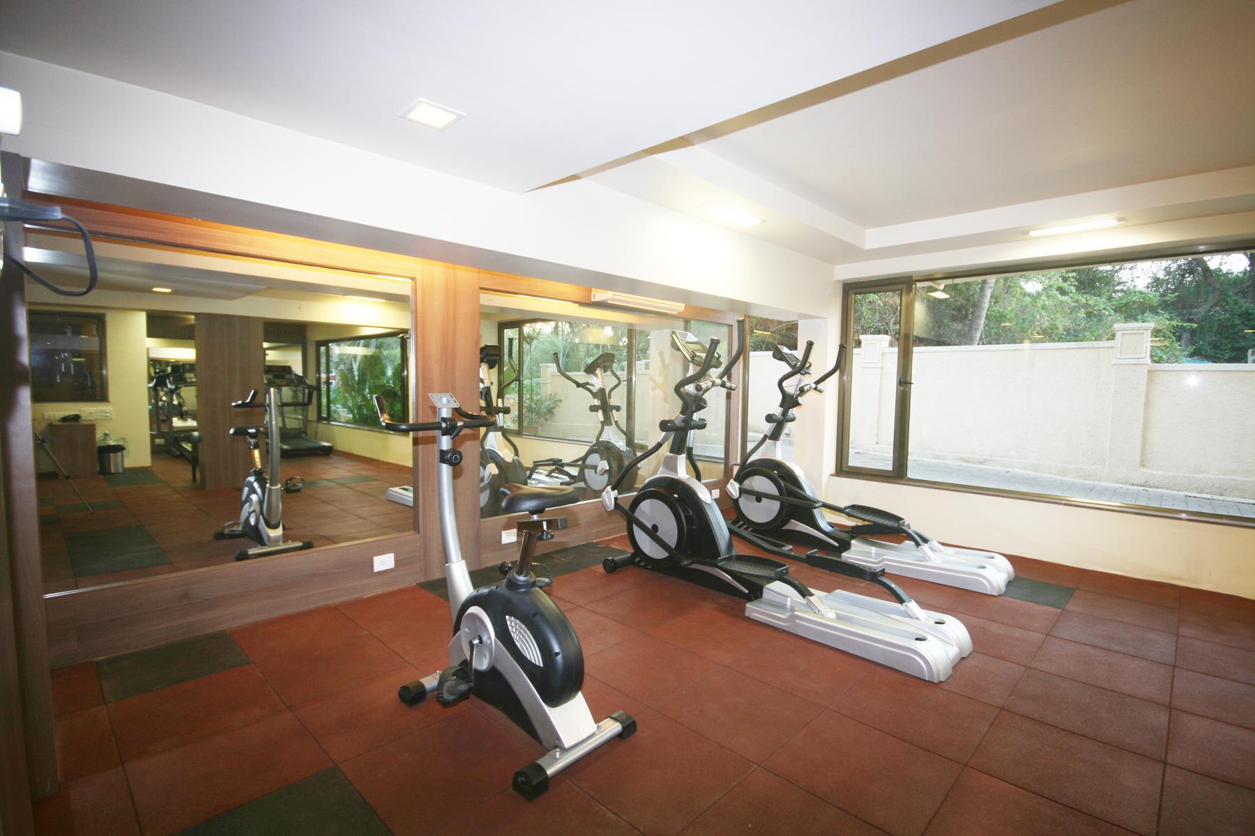 Sandalwood Hotel & Suites Santa Cruz Bagian luar foto
