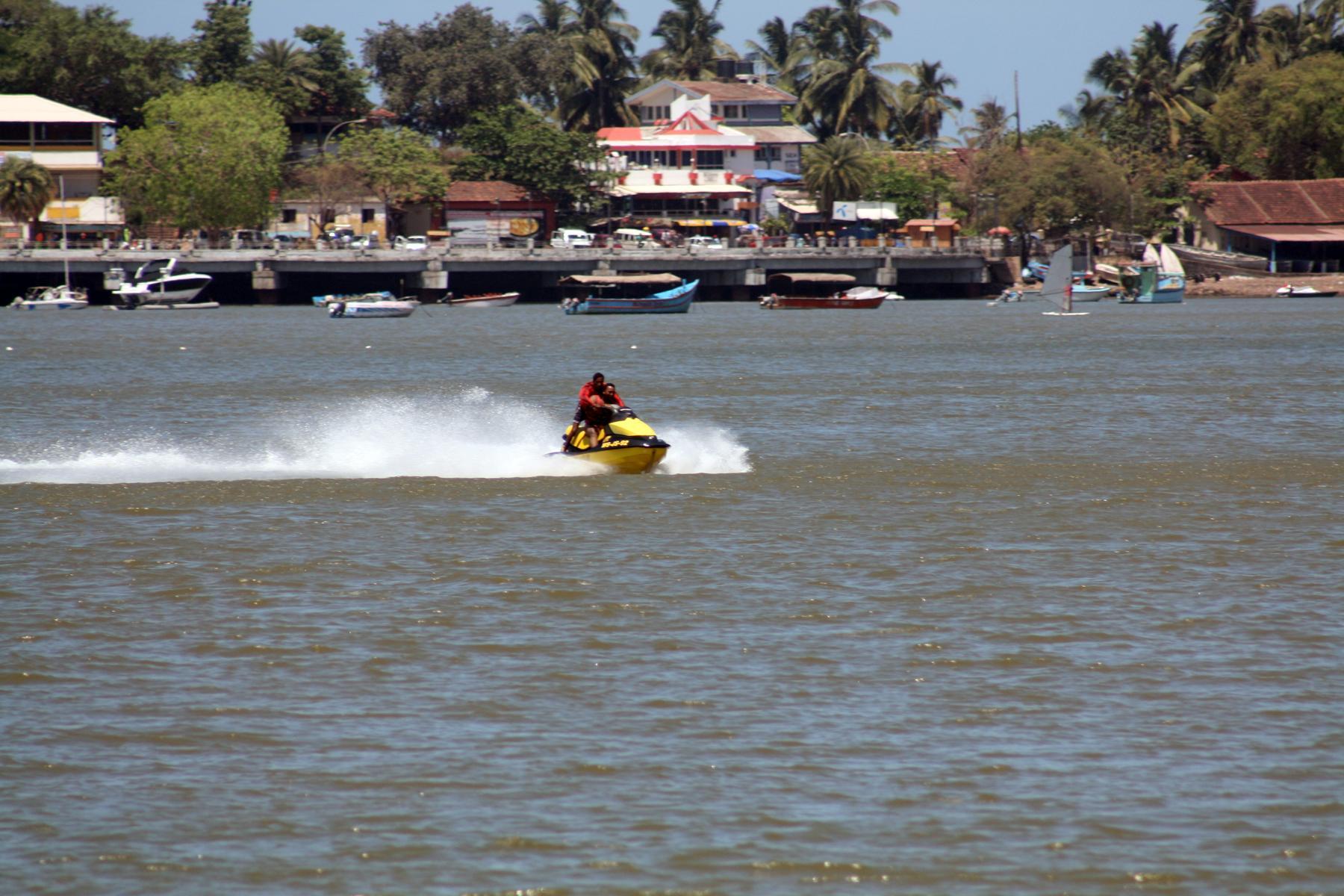 Sandalwood Hotel & Suites Santa Cruz Bagian luar foto