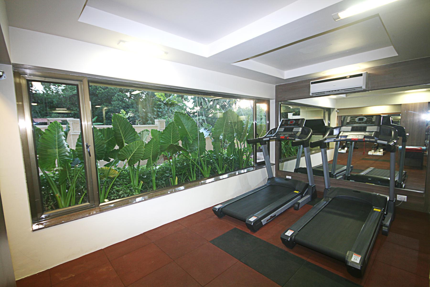 Sandalwood Hotel & Suites Santa Cruz Bagian luar foto