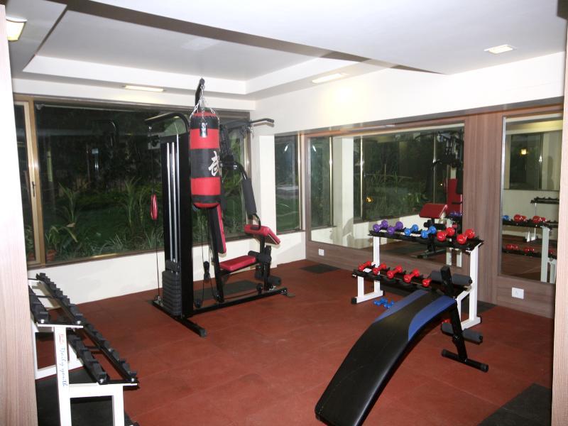 Sandalwood Hotel & Suites Santa Cruz Bagian luar foto