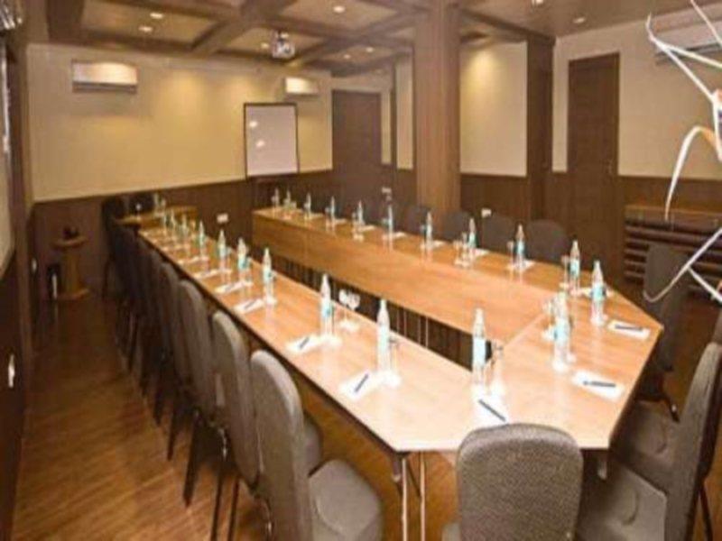 Sandalwood Hotel & Suites Santa Cruz Bagian luar foto