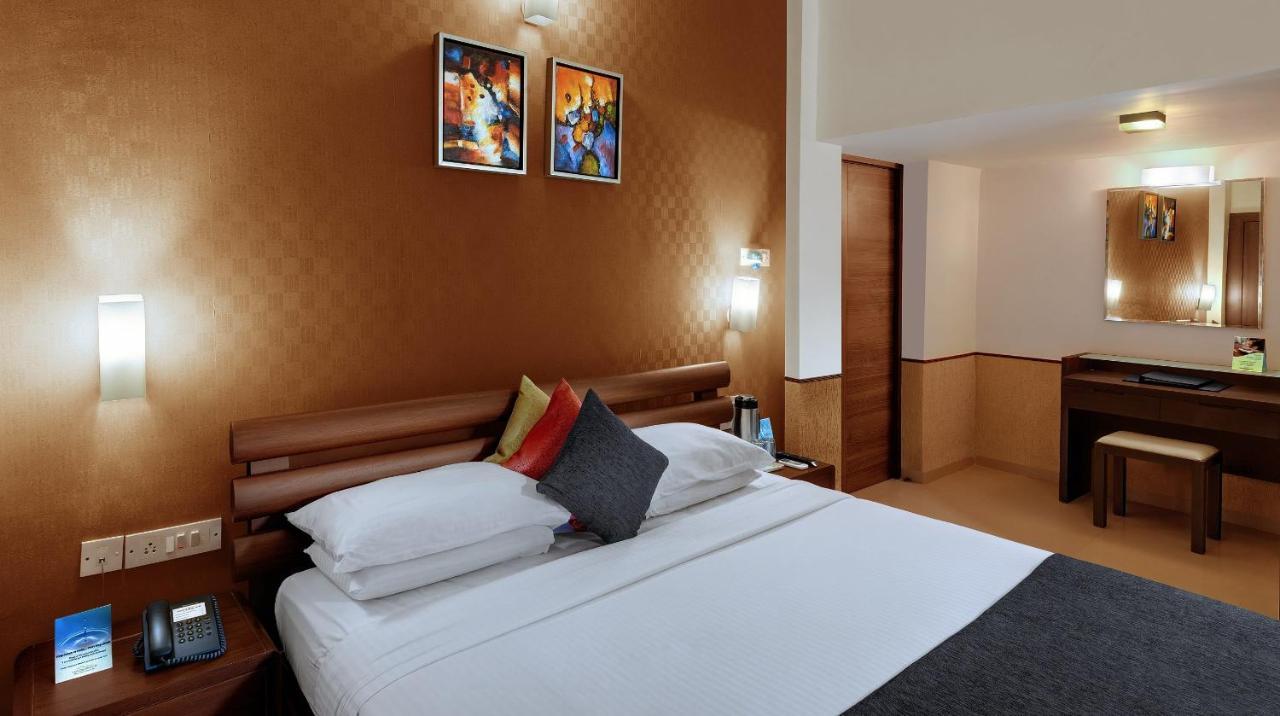 Sandalwood Hotel & Suites Santa Cruz Bagian luar foto